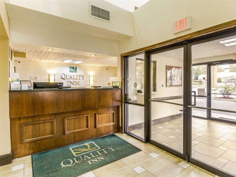 Quality Inn & Suites Atlanta Stone Mountain Extérieur photo