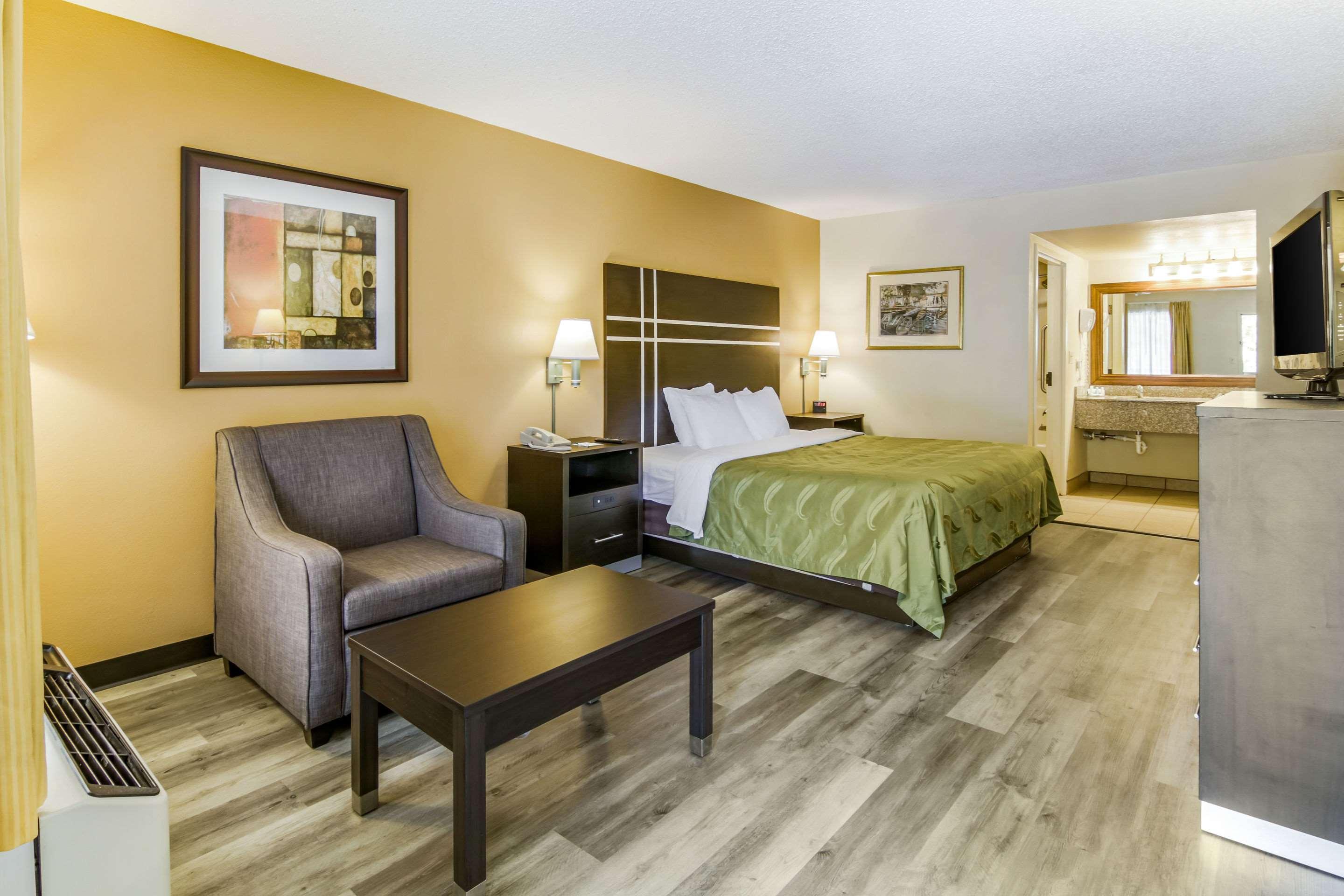 Quality Inn & Suites Atlanta Stone Mountain Extérieur photo