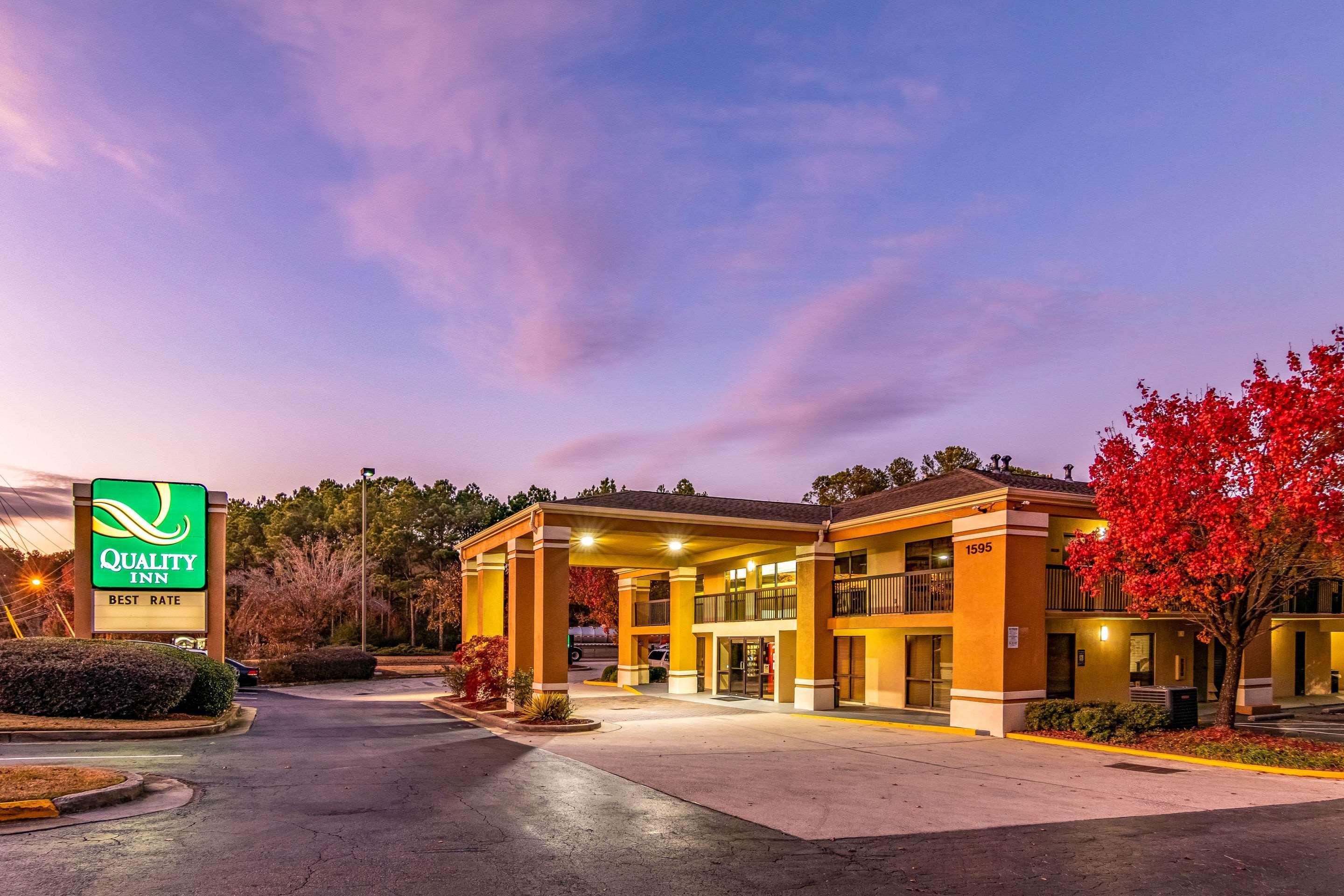 Quality Inn & Suites Atlanta Stone Mountain Extérieur photo
