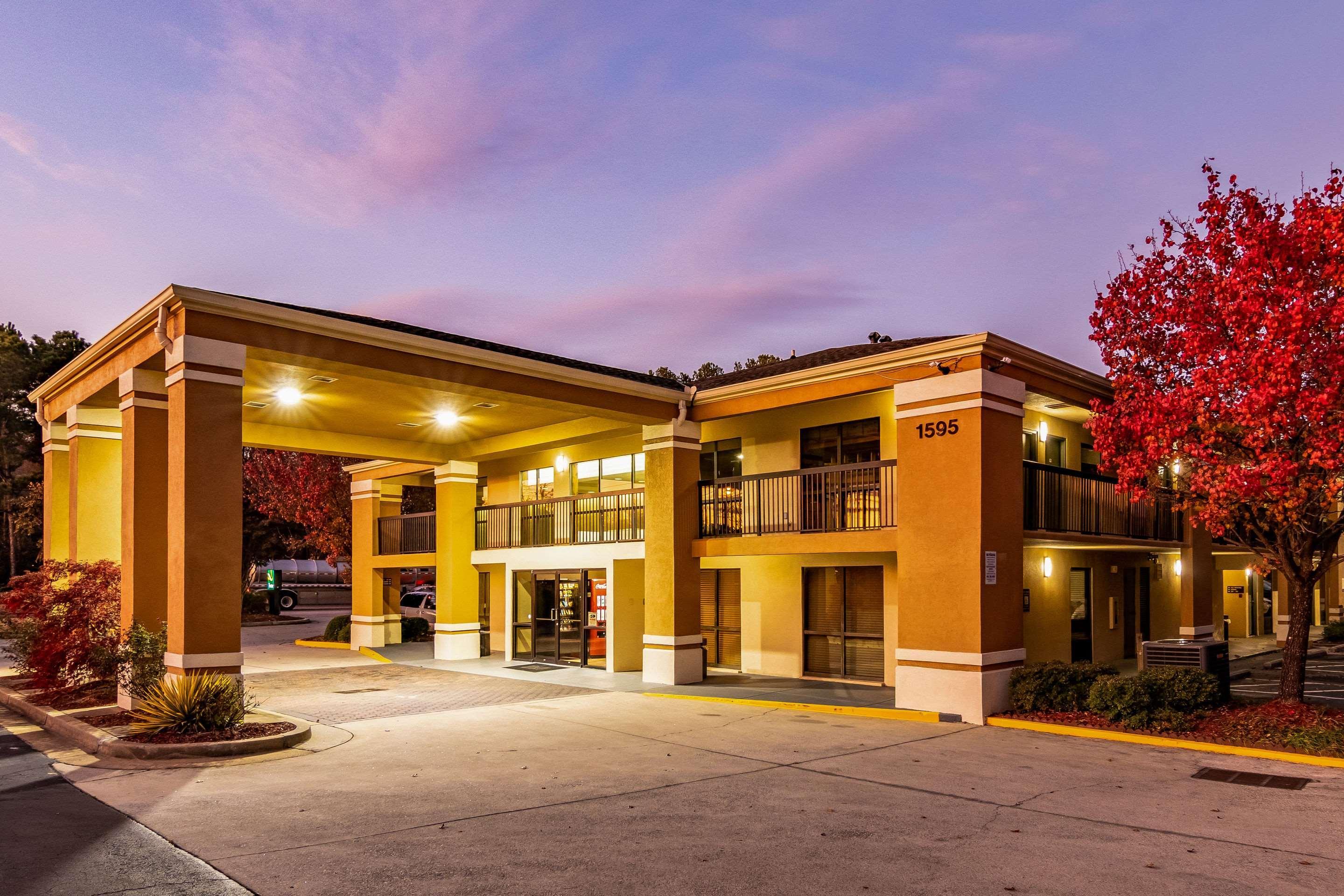 Quality Inn & Suites Atlanta Stone Mountain Extérieur photo
