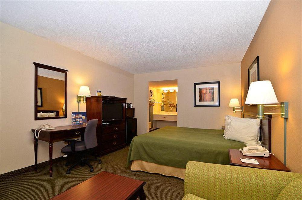 Quality Inn & Suites Atlanta Stone Mountain Extérieur photo