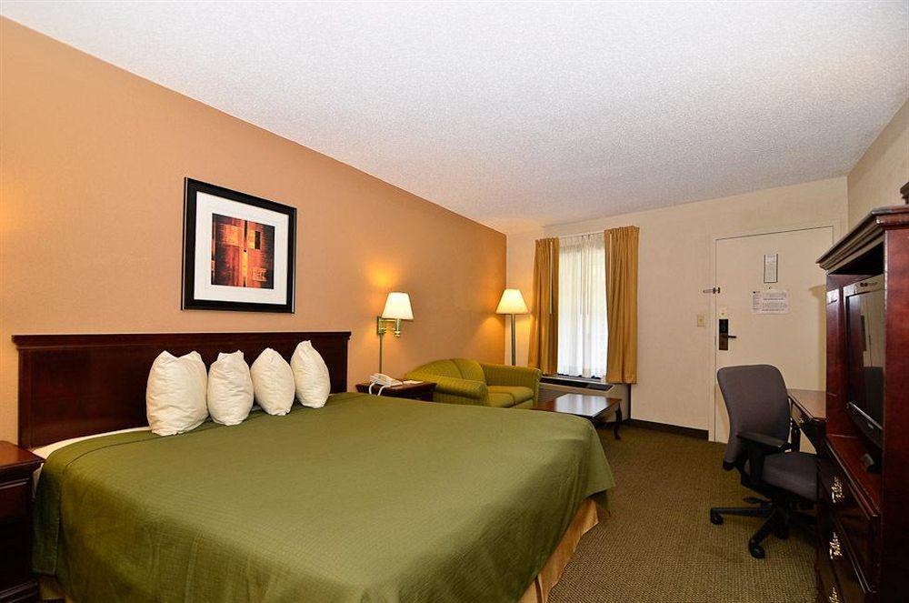 Quality Inn & Suites Atlanta Stone Mountain Extérieur photo