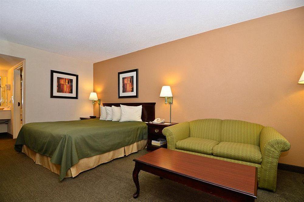 Quality Inn & Suites Atlanta Stone Mountain Extérieur photo