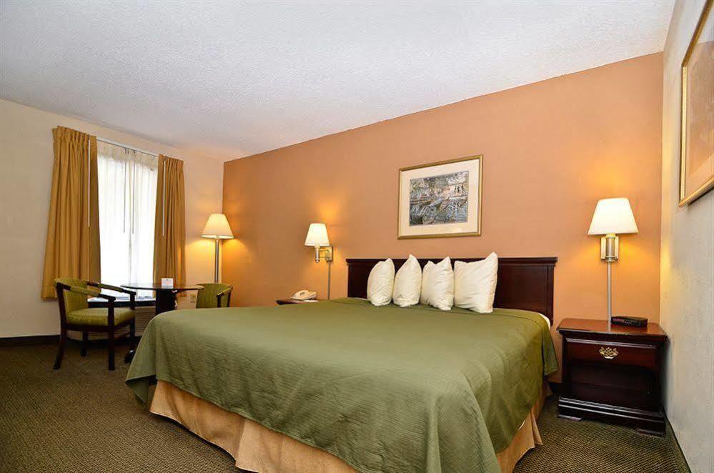 Quality Inn & Suites Atlanta Stone Mountain Extérieur photo